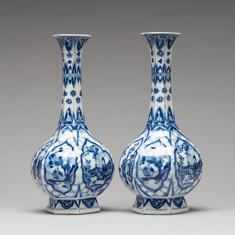 A pair of blue and white hexagonal vases, Qing dynasty, Kangxi (1662-1722).