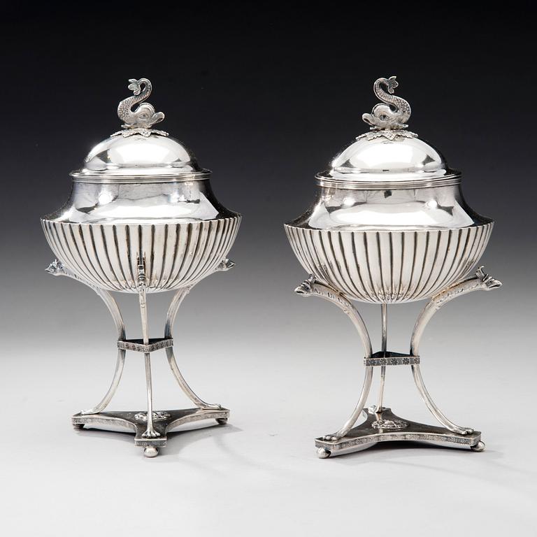 A PAIR OF SUGARBOWLS.