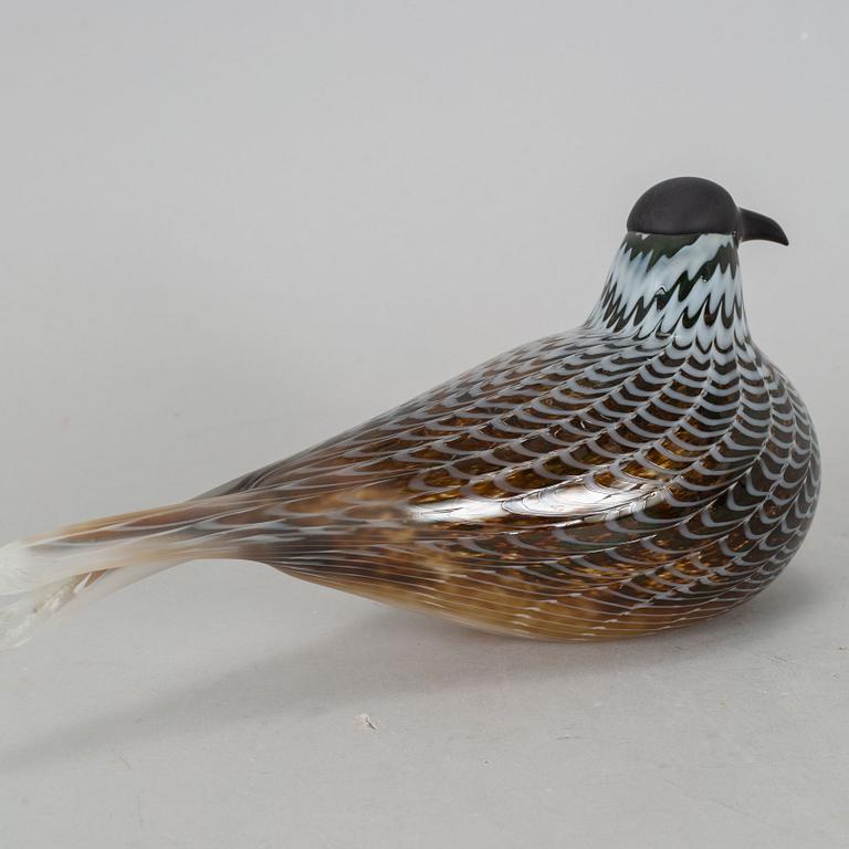 OIVA TOIKKA, a glass sculpture of a bird, Nuutajärvi Notsjö, Finland, E994/3000.