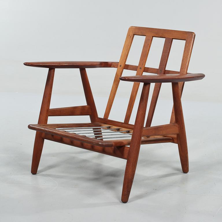 KARMSTOL, "GE-240"/"Cigarren", Hans J Wegner, 1900-talets andra hälft.