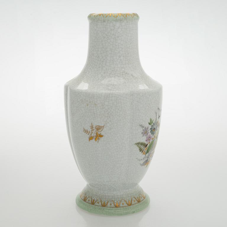 A ceramic vase, Arabia, first half of the 20th century.
