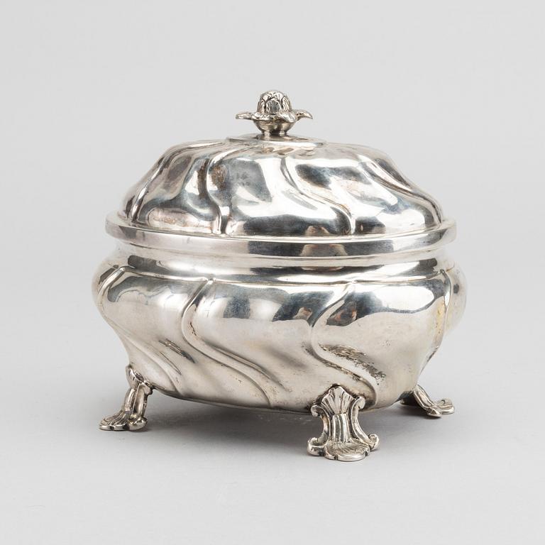 A Swedish 18th century silver sugar bowl, mark of F Sehl the younger Stockholm 1759 weight ca 303 gr.