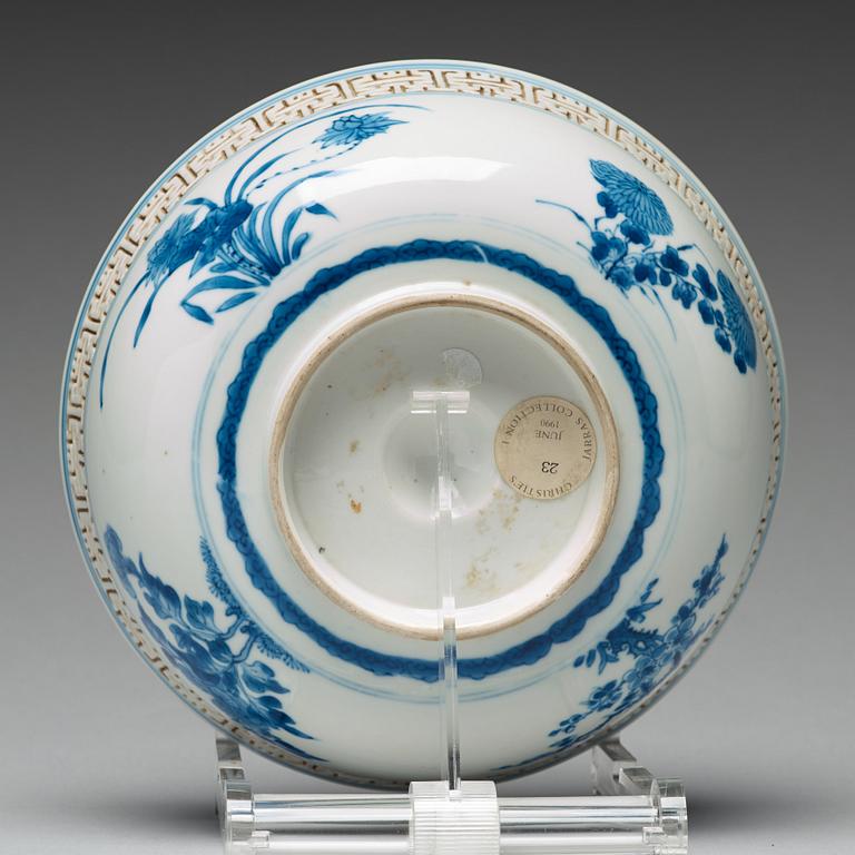 SKÅL, porslin. Qingdynastin, Kangxi (1662-1722).