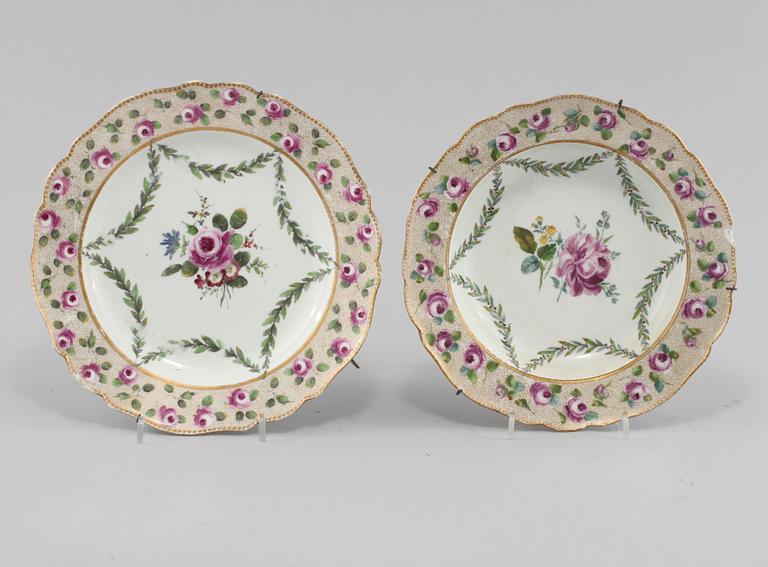 TALLRIKAR, 2 st, porslin, Meissen, möjligen 1700-tal.