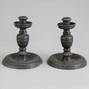 A PAIR OF BARQUE PEWTER CANDLESTICKS, 17th/18th century.