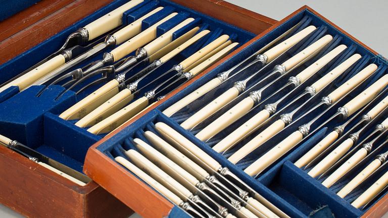 KNIVSCHATULL, 53 delar, England, omkring 1900.