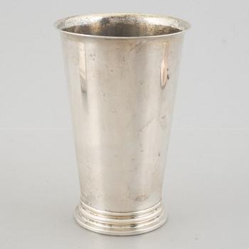 A Swedish silver beaker, an inkwell and a box, including Hugo Grun & Co, Stockholm 1948.