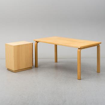 ALVAR AALTO, skrivbord med hurts, Artek, Finland, 1900-talets andra hälft.