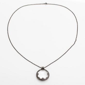 A sterling silver and rock crystal necklace. Kalevala Koru, Helsinki 1987.