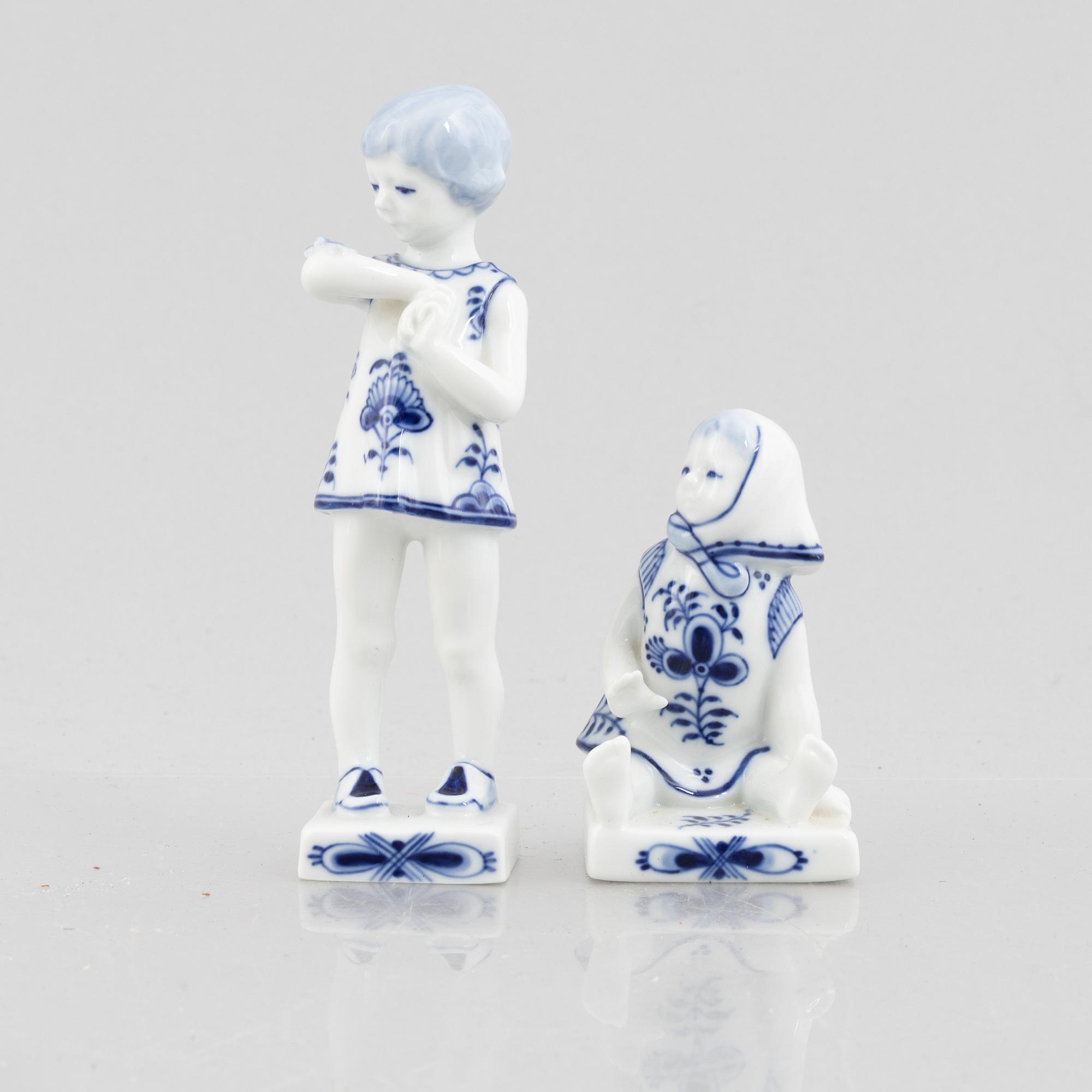 Hanne Varming, a pairof figurines, , "Musselmalet", Royal Copenhagen.