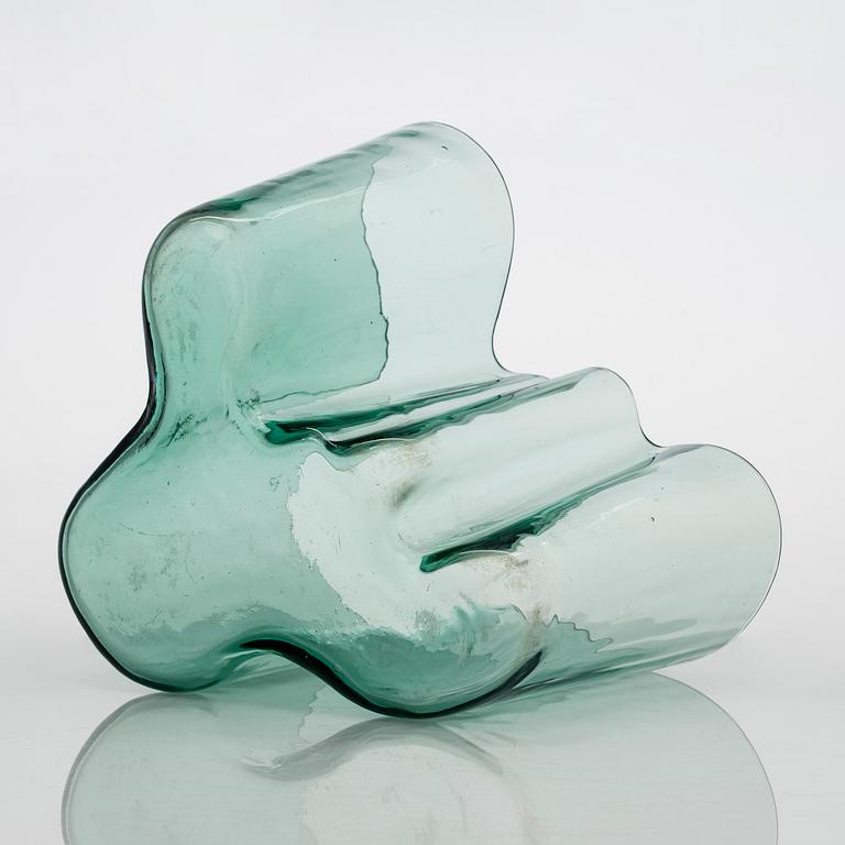 Alvar Aalto, A '9750' vase Karhula Glassworks in production 1937-1949.