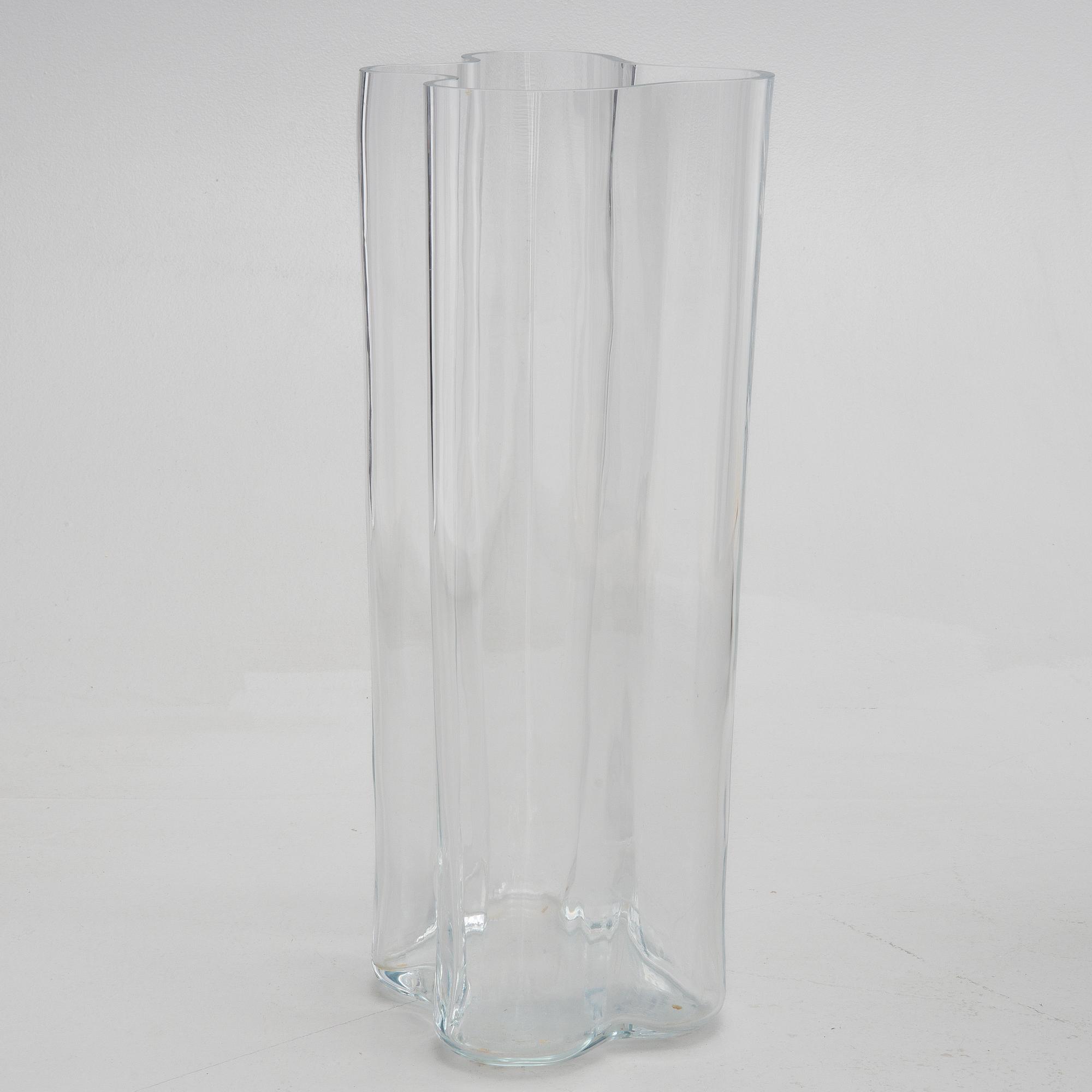 Alvar Aalto, golvvas, glas, Ittala, Finland, ed 12/1998.