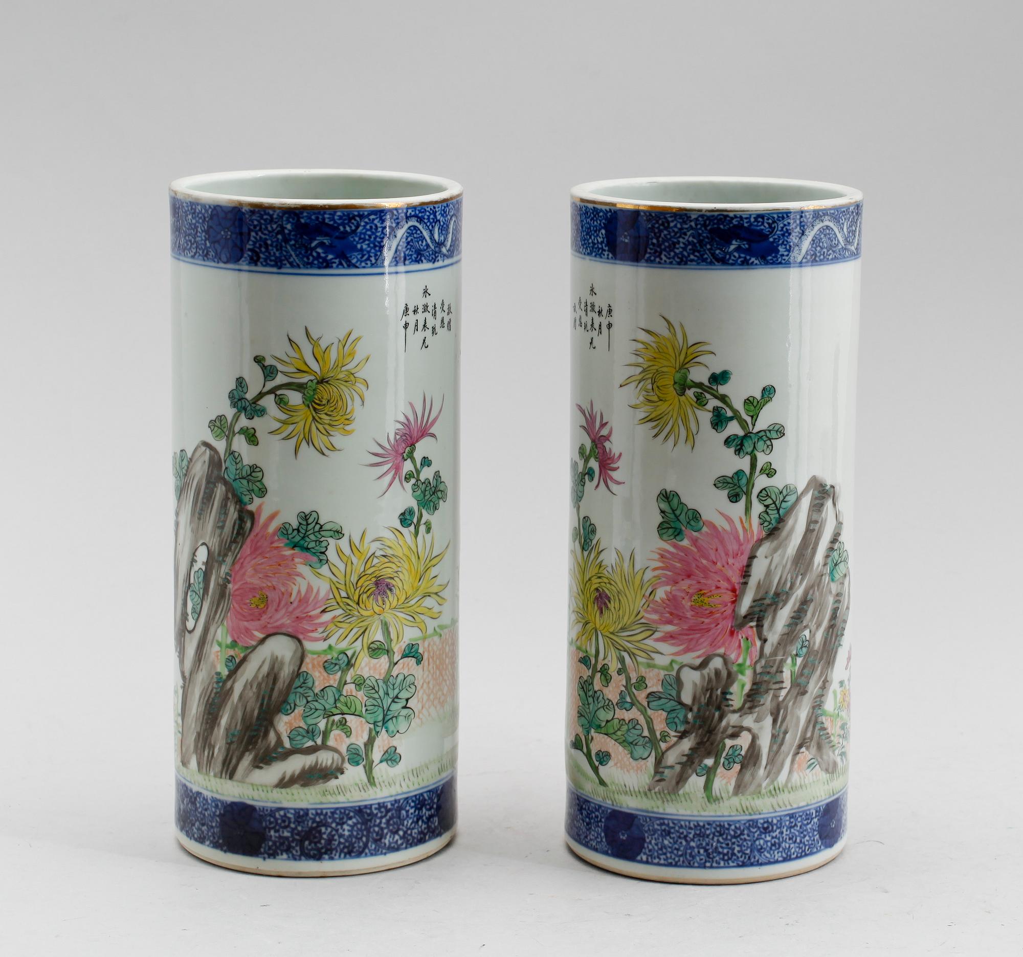 PENSELVASER, 1 par, porslin, Kina, 1900-tal.