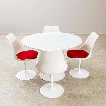 EERO SAARINEN, BORD OCH FYRA STOLAR. Tulpan-serien. Knoll International, USA 1955.