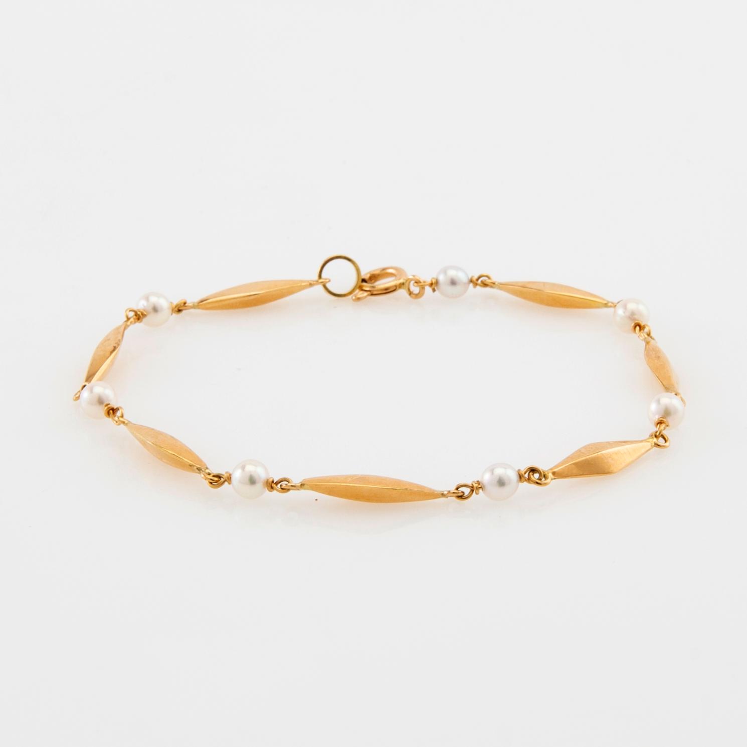 Armband 18K guld med odlade pärlor, Ekström Sweden Falköping 1987.