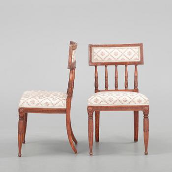 STOLAR, ett par, sengustavianska, omkring 1800.