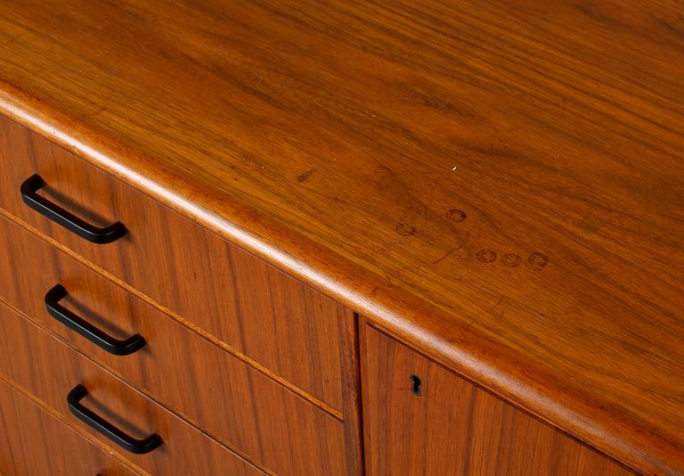 SIDEBOARD, Möbelfabriken Linden, Horda, 1900-talets andra hälft.