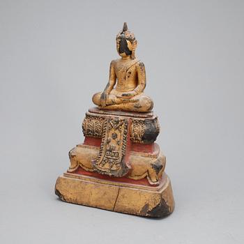 BUDDHA, förgyllt och lackerat trä. Thailand, 1800-tal.