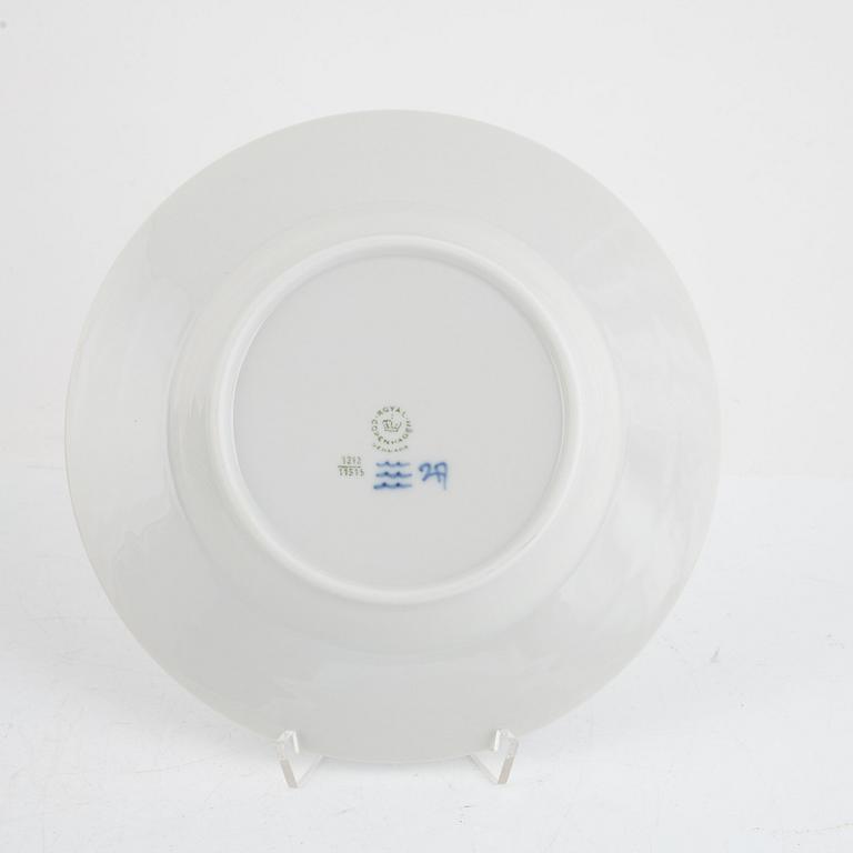 Arnold Krogh, twelve "Blå vifte" plates, Royal Copenhagen, Denmark.