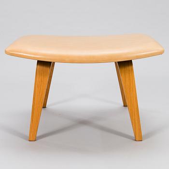 EERO SAARINEN, fåtölj samt fotpall, "Grasshopper", licenstillverkad av Tetrimäki Finland.