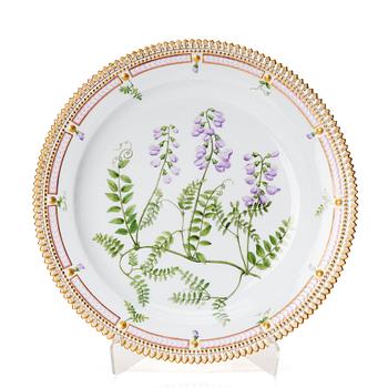 A Royal Copenhagen 'Flora Danica' charger, Denmark, late 19th Century.