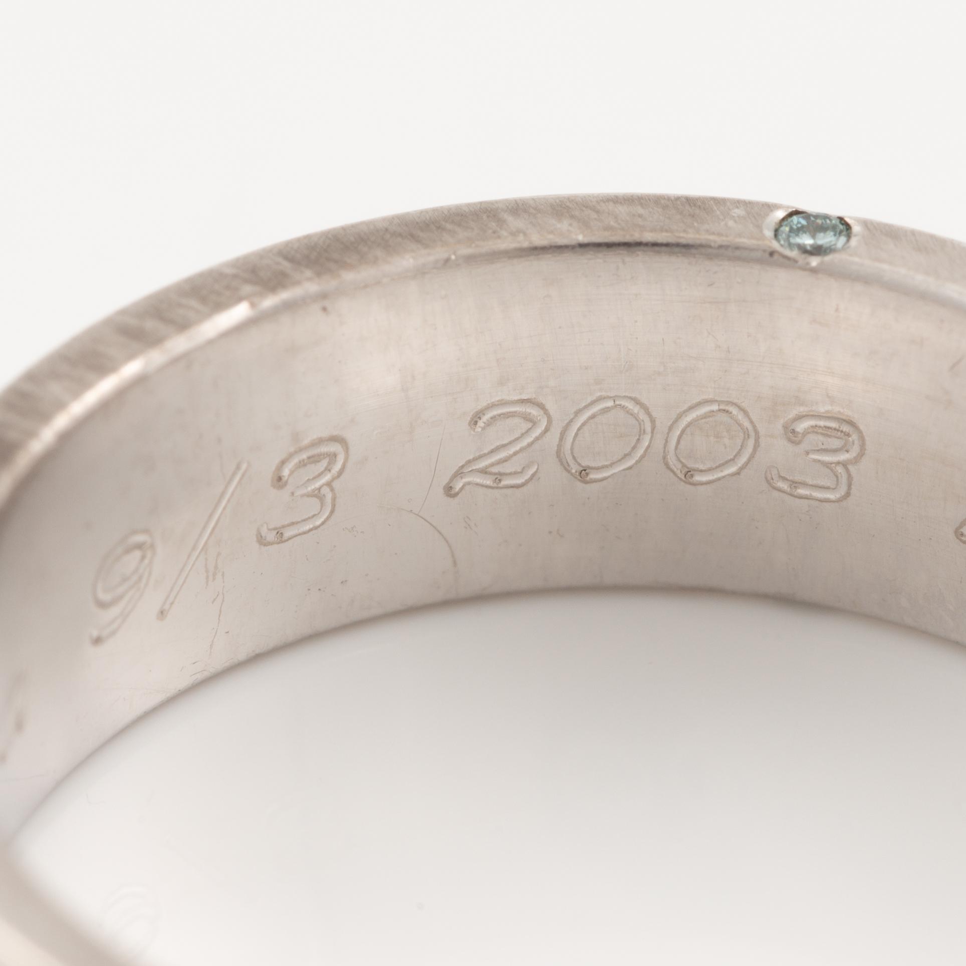 Ring, 18K white gold set with brilliant-cut diamonds.