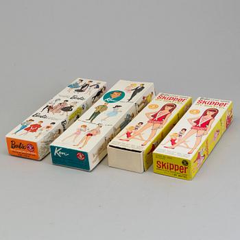 3 Barbiedolls with clothes and accessories, Mattel 1960's-/70's.