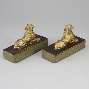 A pair of 19th century bronze sculptures.