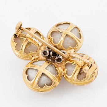 Brosch 18K guld med mabepärlor och gammal- och rosenslipade diamanter.