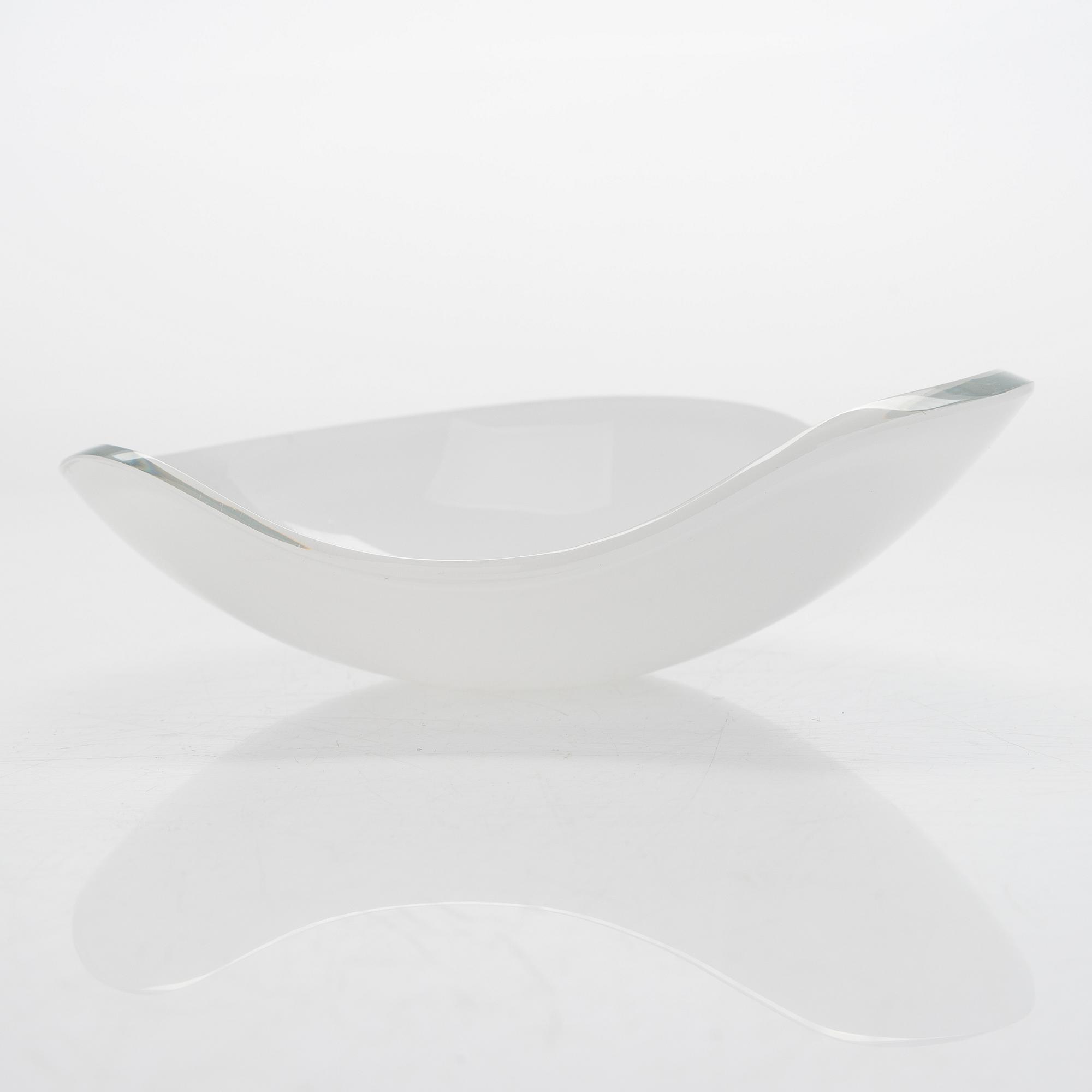 Gunnel Nyman, skål, "Äggskalet", signerad Gunnel Nyman Iittala. Formgiven 1947.