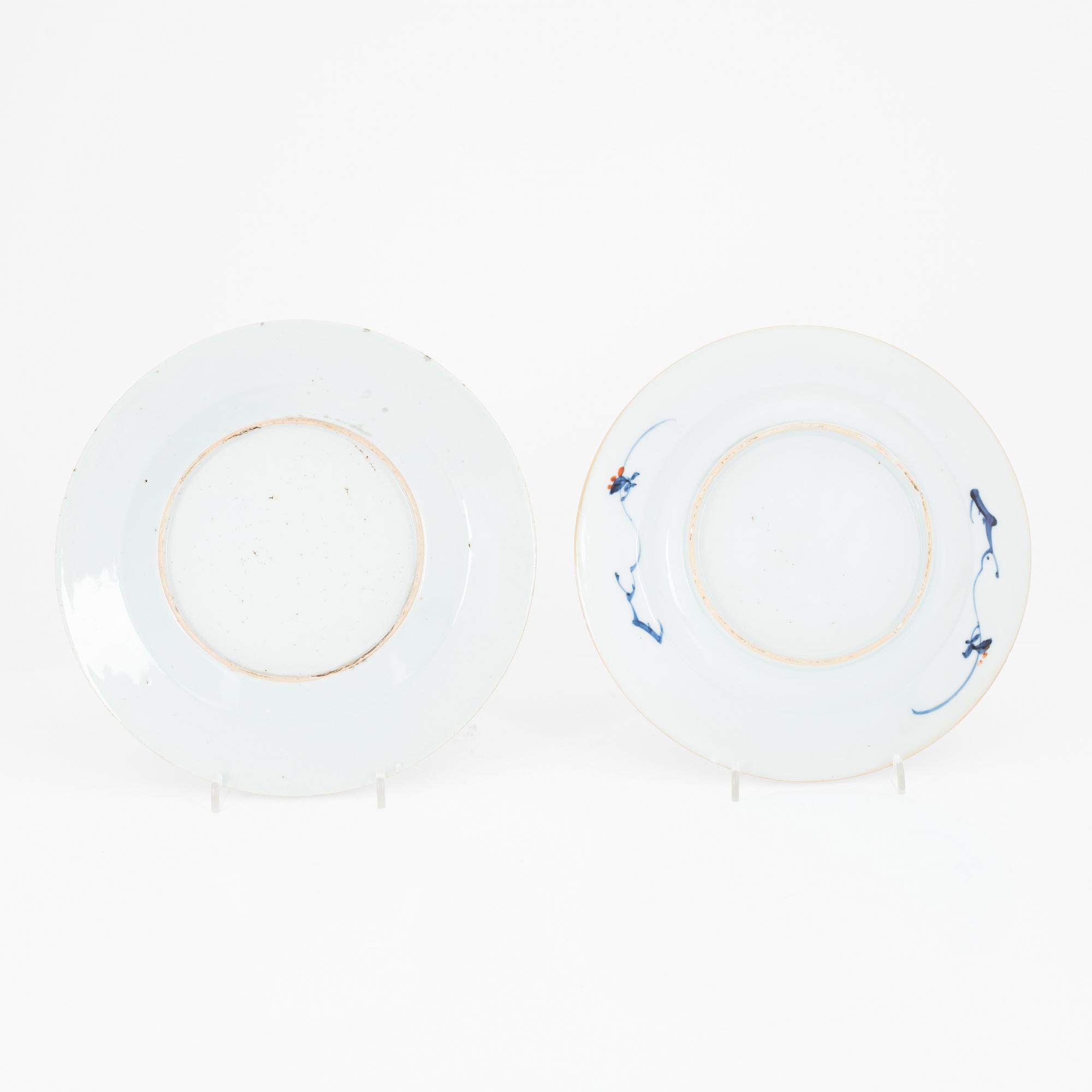 Tallrikar, 2 st, kompaniporslin, Kina, Qing dynastin, Qianlong (1736-95).