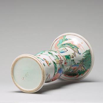 VAS, porslin. Qingdynastin, Kangxi (1662-1722).