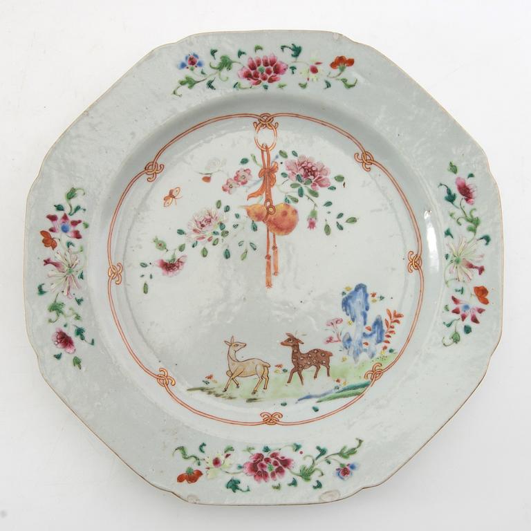Plates 8 pcs and a serving dish similar China 18th century porcelain.