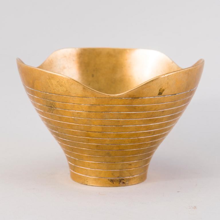 PAAVO TYNELL, a bronze bowl for Taito.