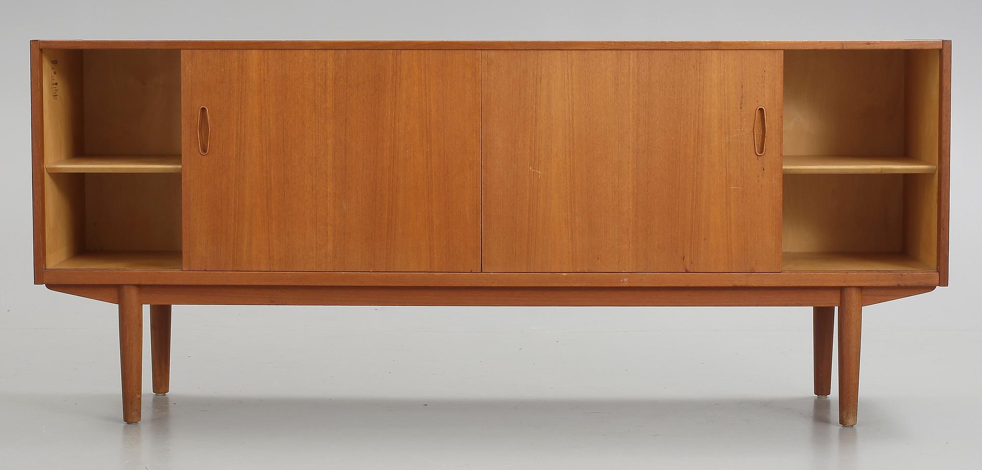 SIDEBOARD, "Trio", Nils Jonsson, Troeds, 1900-talets andra hälft.