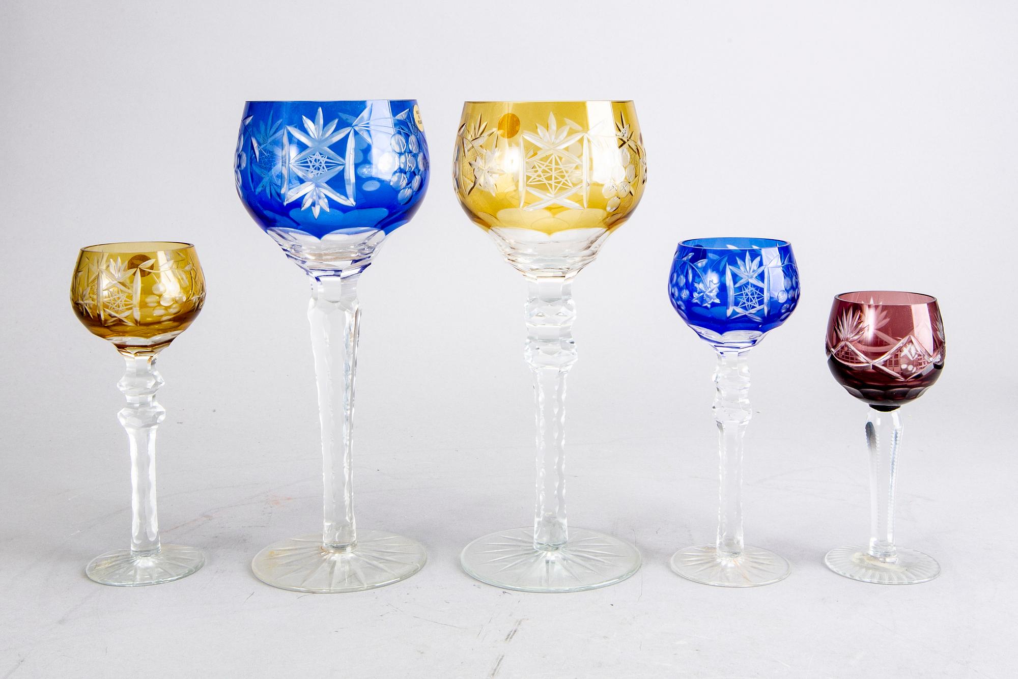 A late 20th century Polish glass set of 28 pcs.