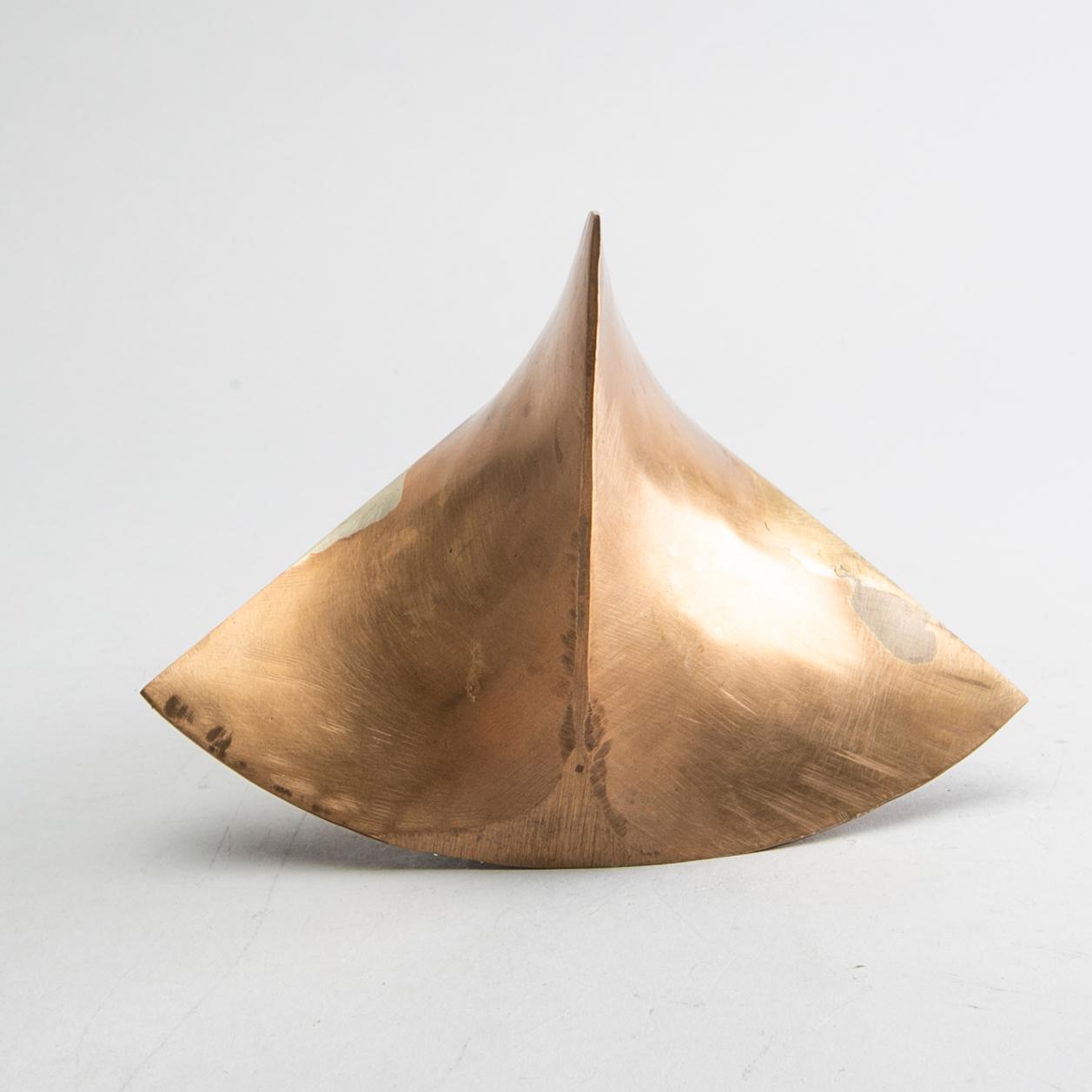 BERTIL HERLOW SVENSSON, brass object, not signed.