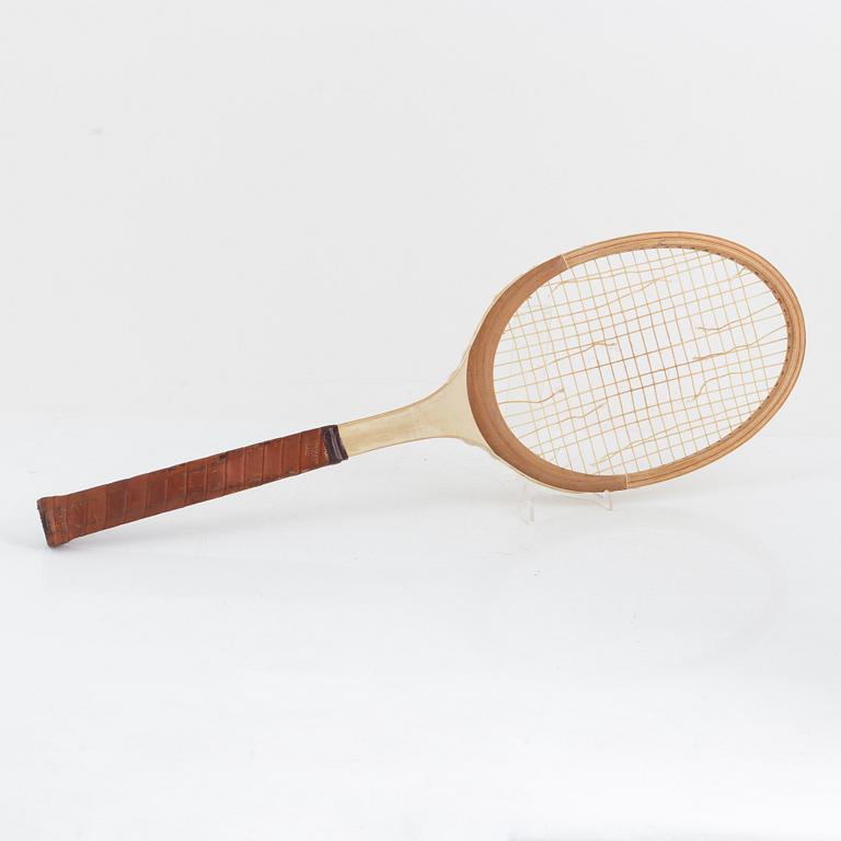 Tennis racket, Fila. Signed by Björn Borg. Specially customized FILA prototype racket in wood, 1977/78.