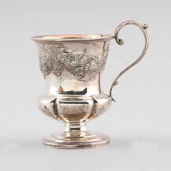 BÄGARE, silver, London 1829. Vikt ca 219 g.
