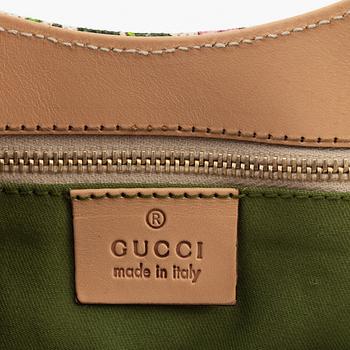 Gucci, a 'Flora' handbag.