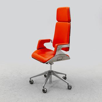 A leather and metal chair "Silver 362S" by Interstuhl, Germany.
