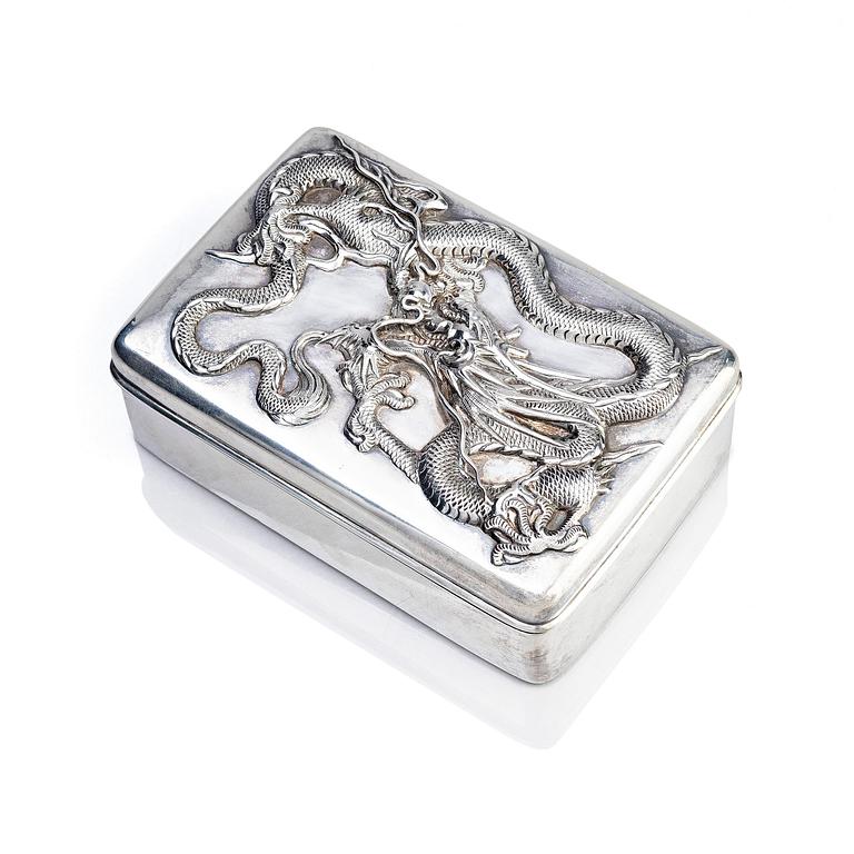 Ask med lock, silver. Kina, tidigt 1900-tal.