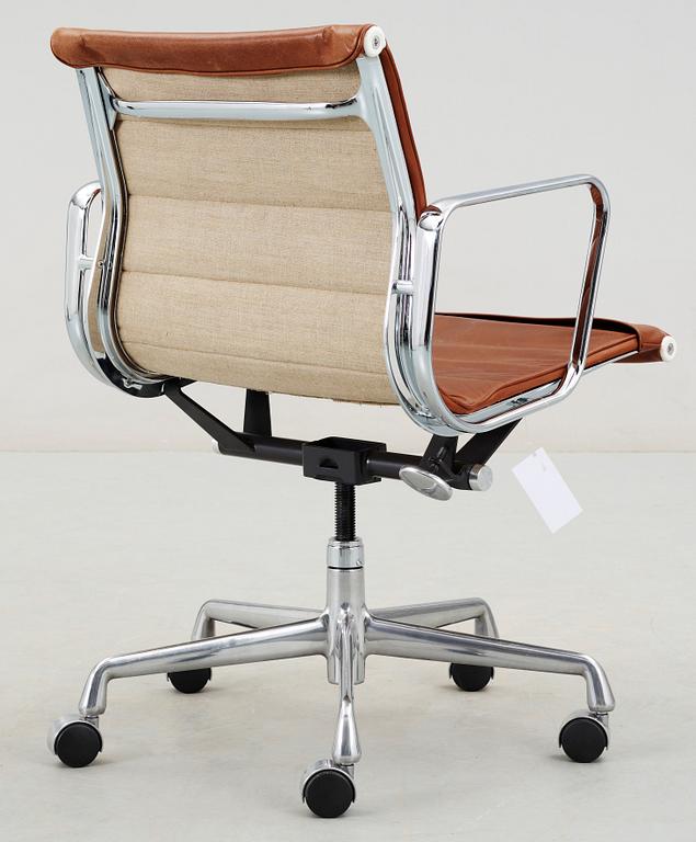 KONTORSSTOL, skinn, Charles Eames, modell EA177, Herman Miller, 1960-tal.