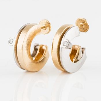 Ole Lynggaard, a pair of earrings, 18K gold and white gold with brilliant-cut diamonds.