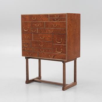 Josef Frank, a 'The National Museum Cabinet' model 881, Svenskt Tenn, 2019.