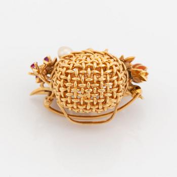 WA Bolin korgbrosch 18K guld och emalj, design Barbro Littmarck.