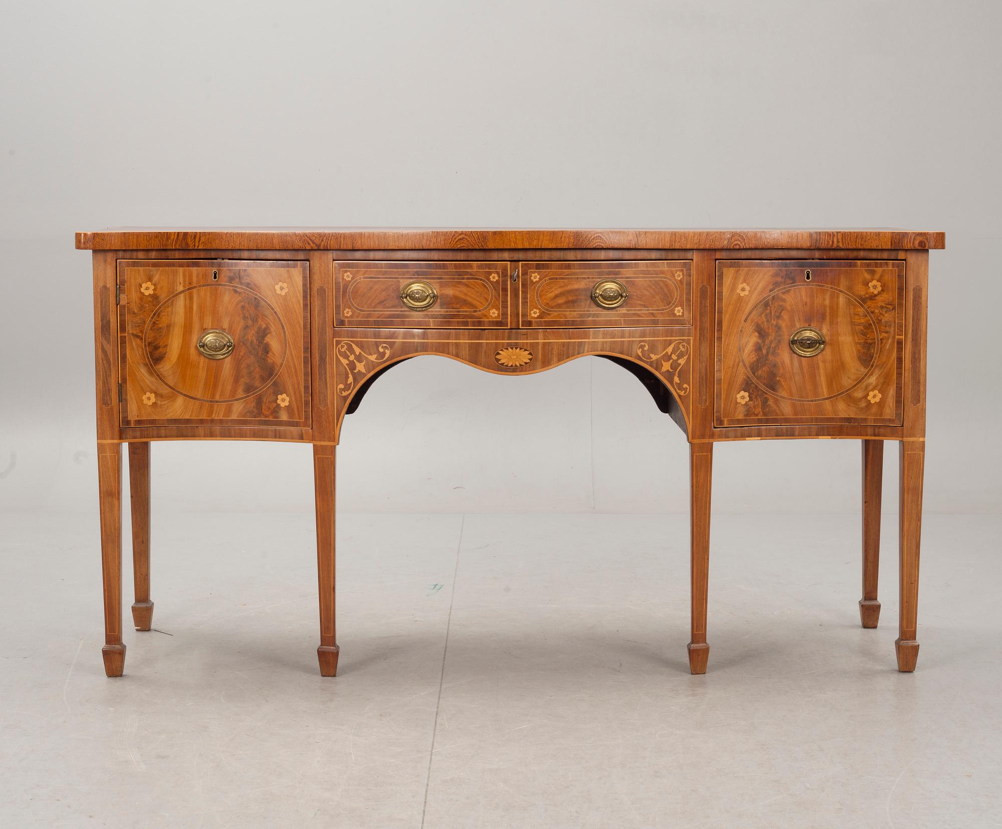 SIDEBOARD, England, 1900-talets mitt.