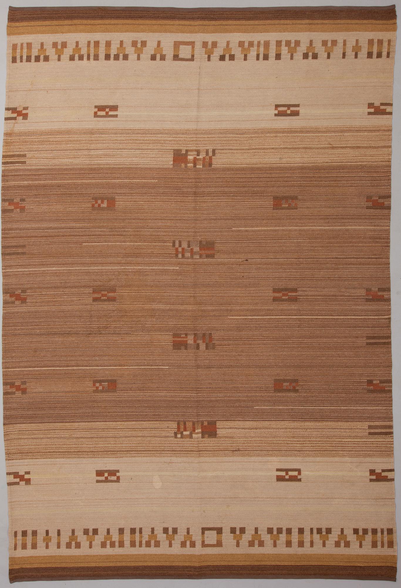 Impi Sotavalta, IMPI SOTAVALTA, A 1930s Finnish flat weave carpet for Kiikan Mattokutomo. Circa 358x244 cm.