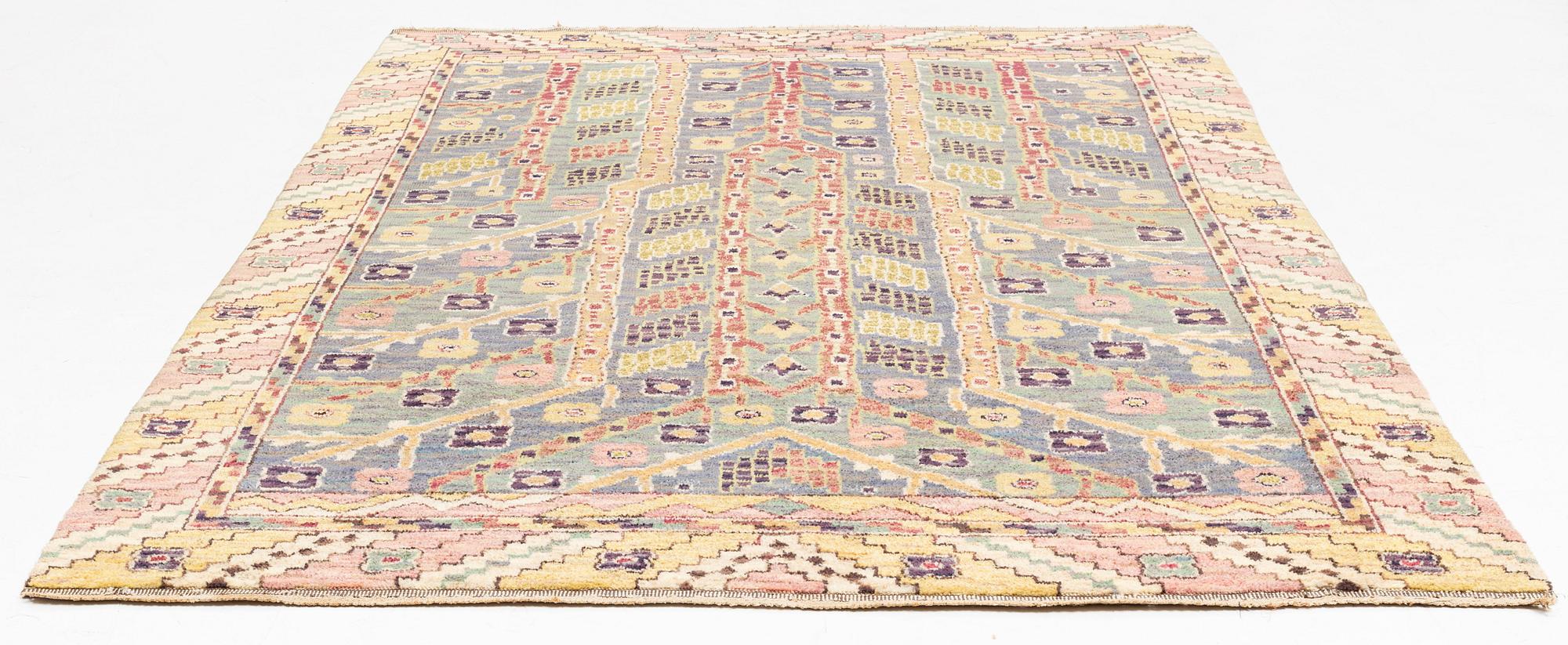 Märta Måås-Fjetterström, matta, "Almarna", flossa, 296 x 205 cm. Signerad MMF.