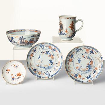 Tallrikar, nio stycken, kompaniporslin. Qingdynastin, Qianlong (1736-95).